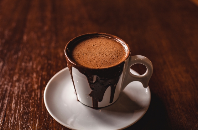 Eine Tasse heiße Schokolade