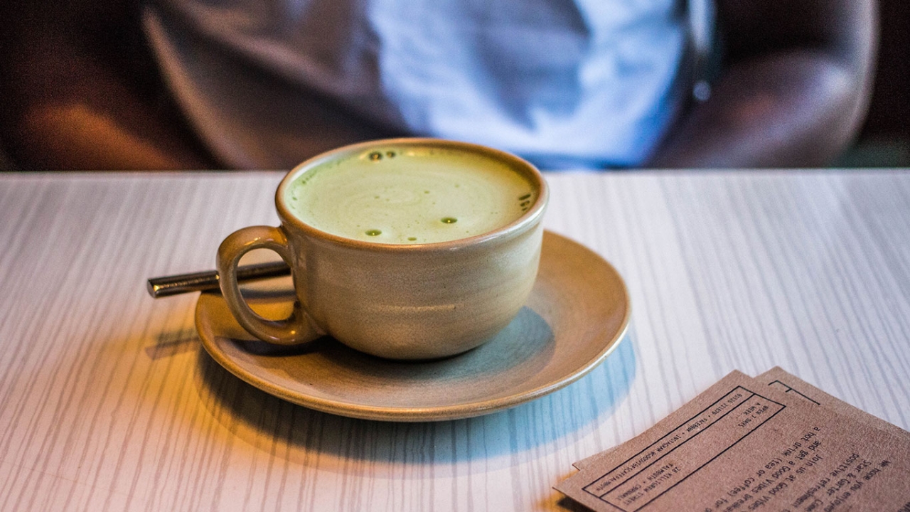 Matcha-Tee - Das kann er wirklich einfachganzleben-gesunde-ernaehrung-matcha-tee