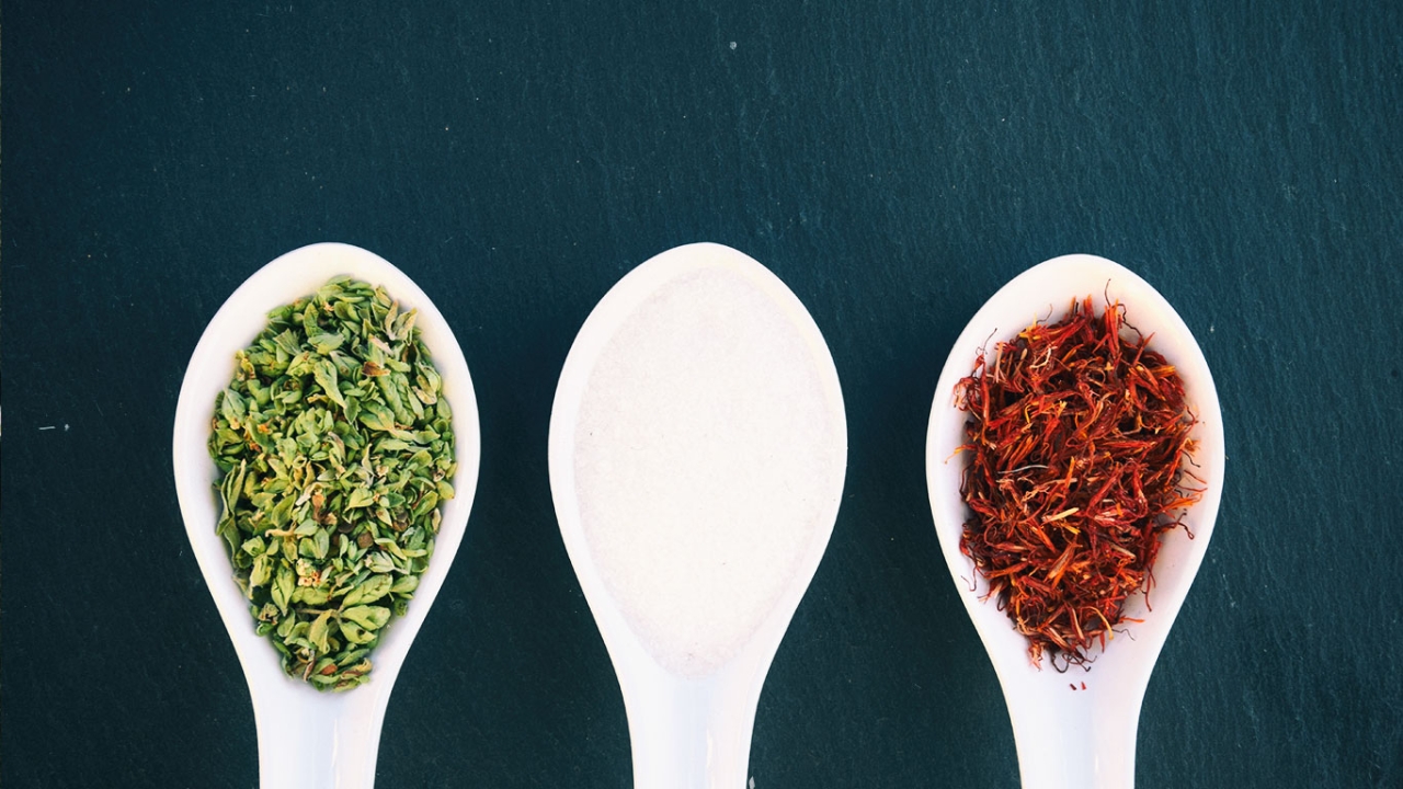 Löffel mit drei Gewürzen