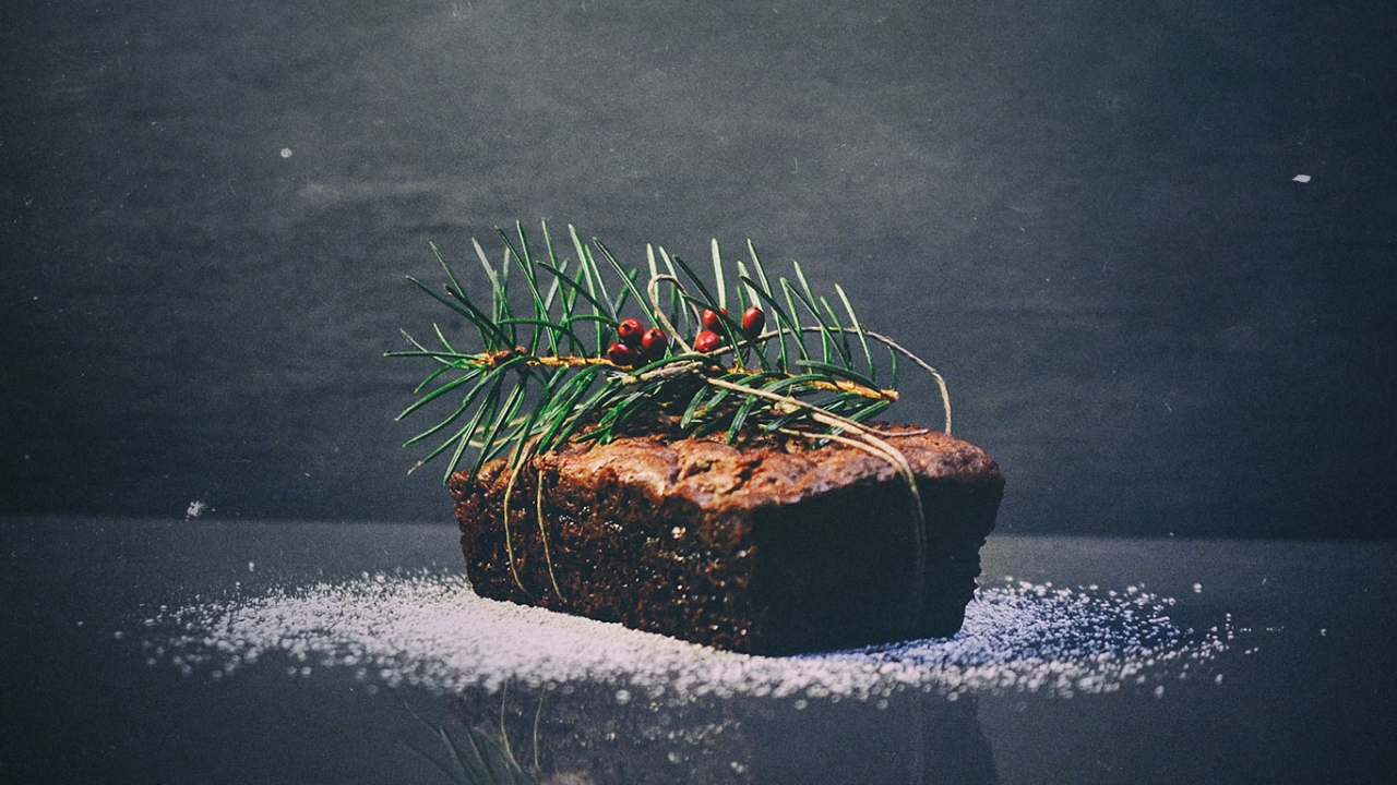 Michaela Russmann Weihnachten Rohkostrezepte Christstollen mit Tannenzweig