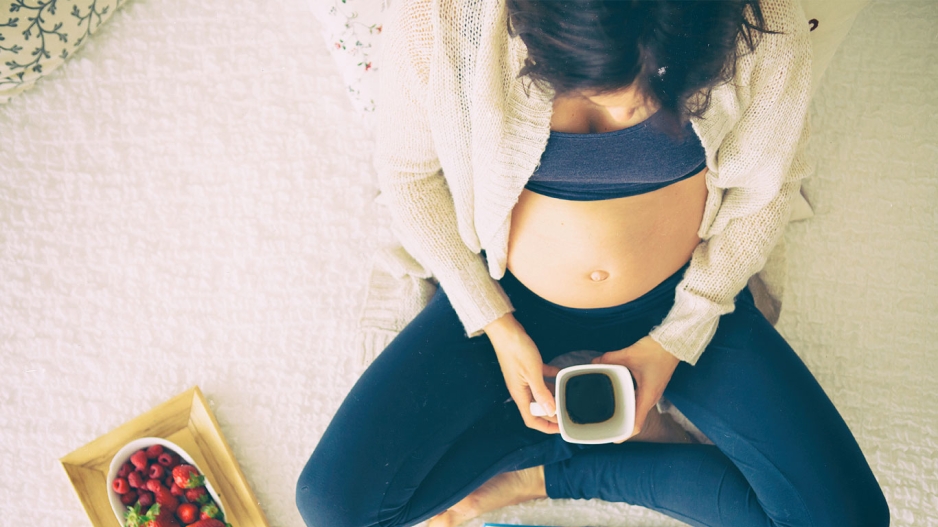 Malte-Rubach-Sollen-Schwangere-auf-Kaffee-verzichten Malte-Rubach-schwannere-Frau-mit-Kaffeetasse