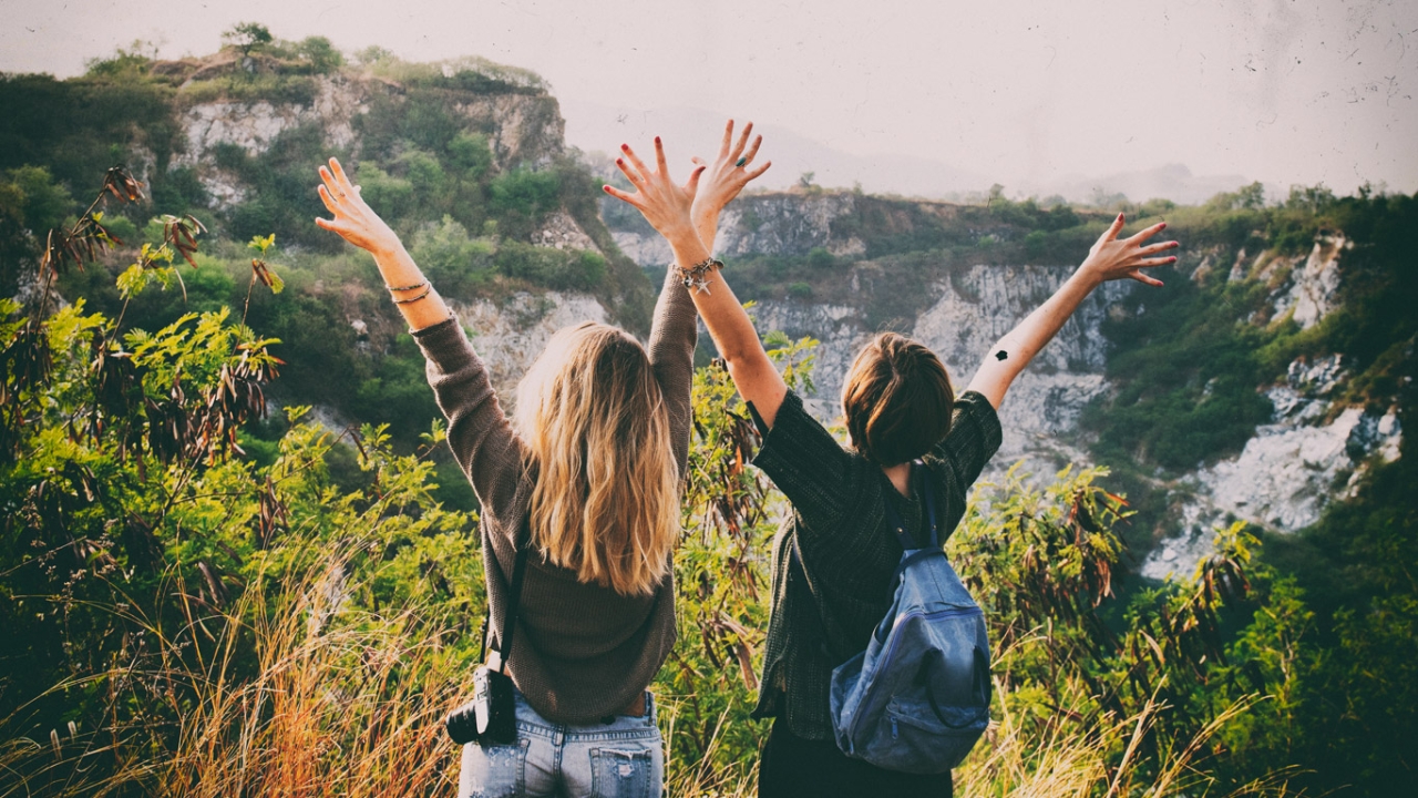 7 Felder der Selfcare Freundinnen bei gemeinsamen Ausflug