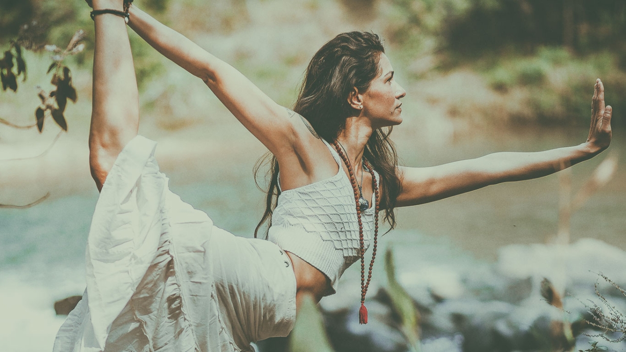 Mit Yoga die eigene Kraft stärken Mit Yoga die eigene Kraft stärken