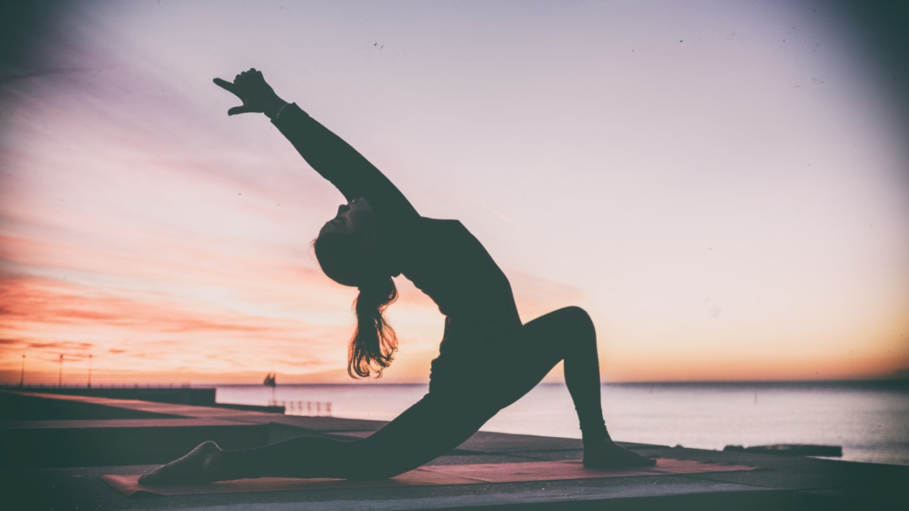 Yoga Halbmond Yoga Halbmond zum Chakren öffnen