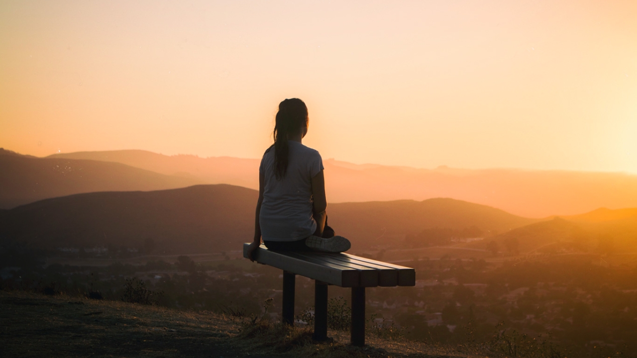 Meditation kann dir helfen, deine innere Ruhe wiederzufinden.