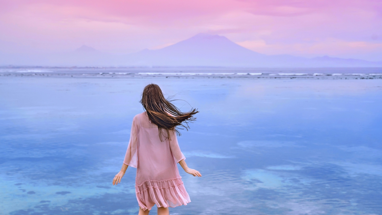 Was ist Spiritualität Frau am Wasser