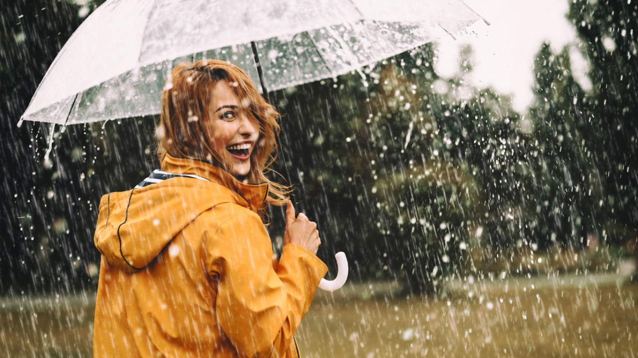 Mehr Freude im Leben Frau im Regen