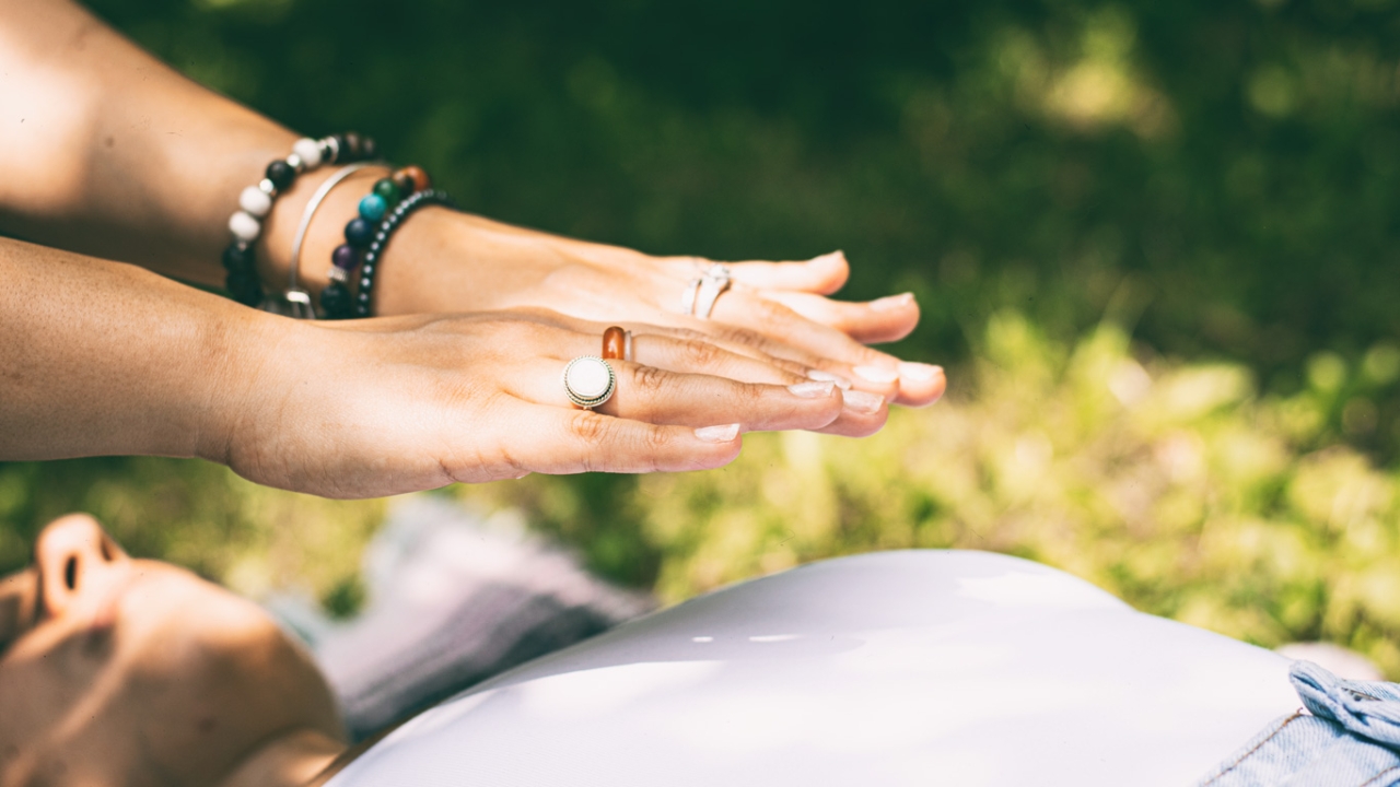 Reiki Heilung durch Handauflegen